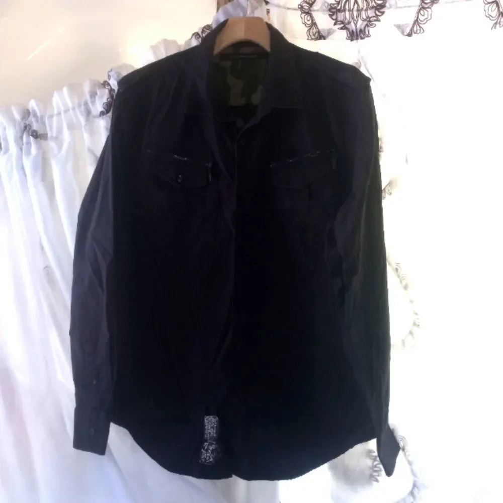 Sean John tailor fit shirt size xl. ( Bag W )